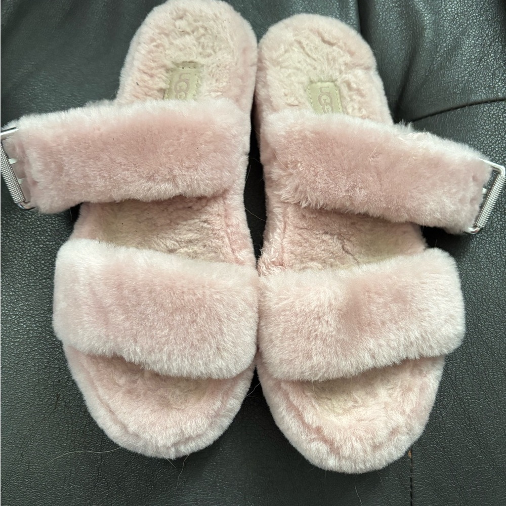 UGG Women's Fluffy Pink Slippers